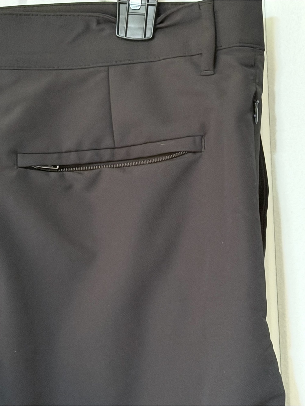 Banana Republic Men's Black Golf Pants - Picture 3 of 5